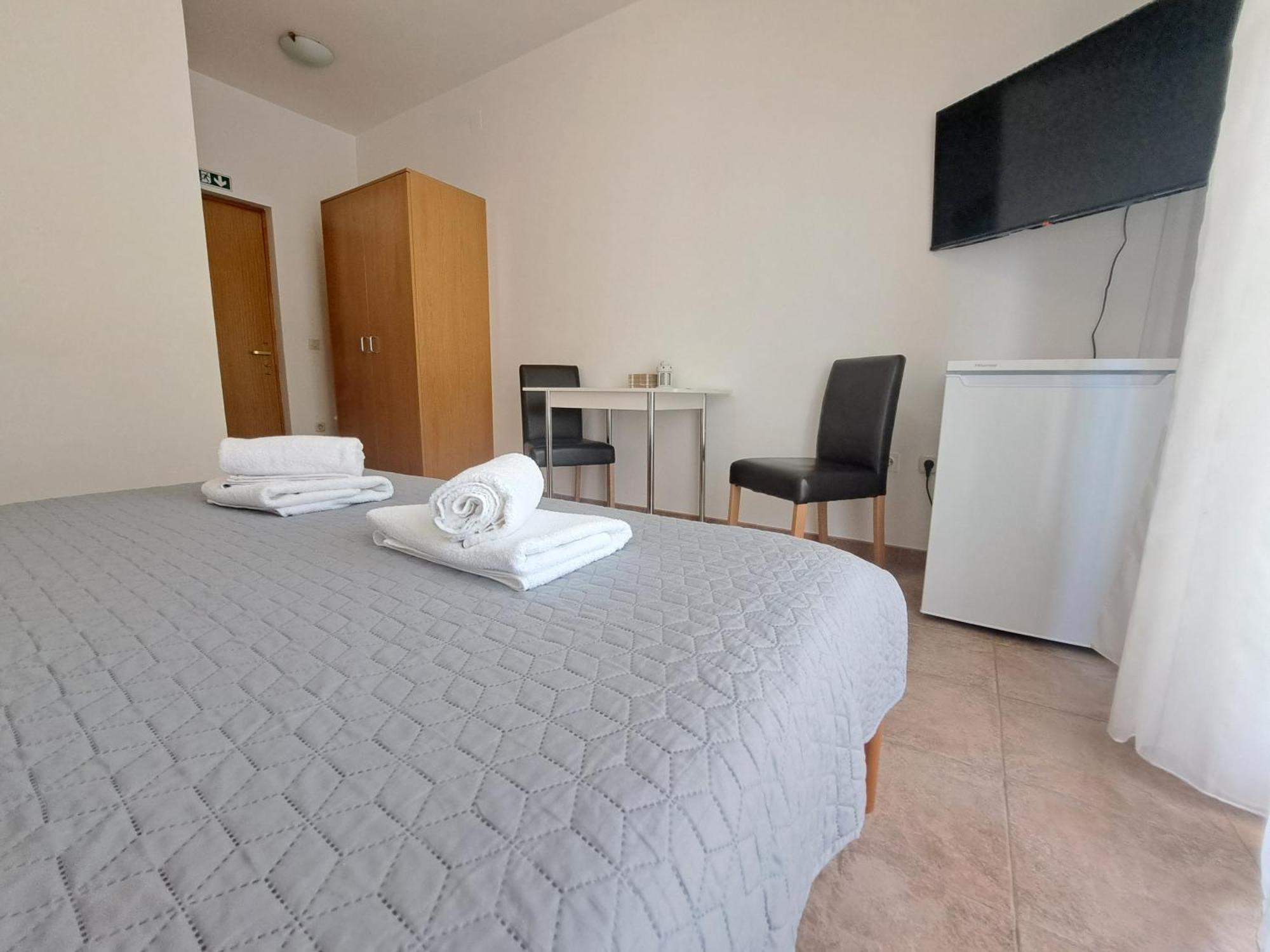 Apartments And Rooms Saric 야드리야 외부 사진